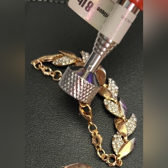 Gold leaf  womens braclet - Picture 3 of 4